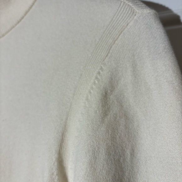 Talbots Ivory Lightweight Knit Turtleneck, Size Medium - Picture 4 of 9